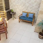 סטודיו 10 Studio
